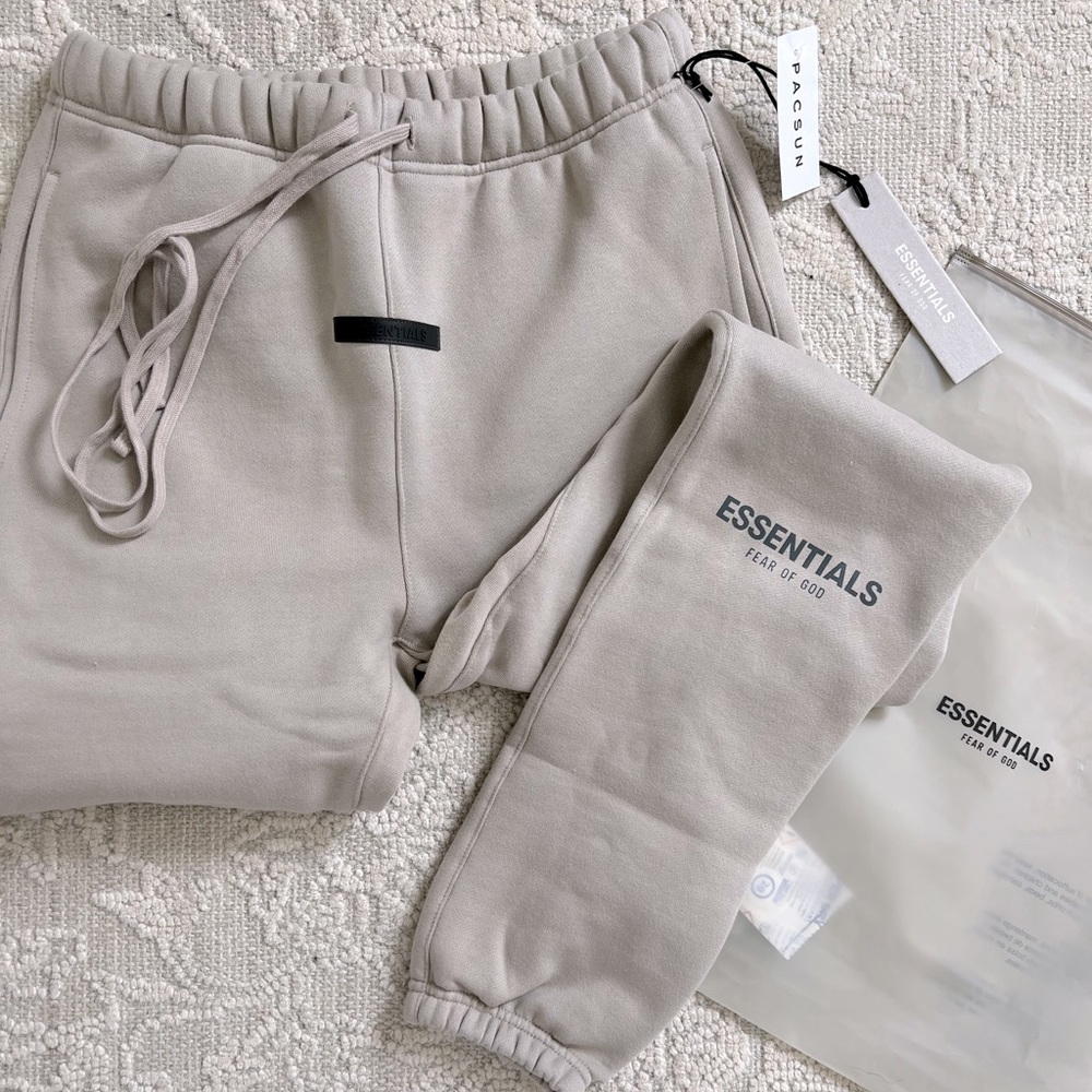 Essential sweatpants